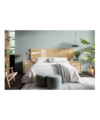 Dormitorio completo formado por cabecero y dos mesitas en madera color madera nude con acabados en madera bora