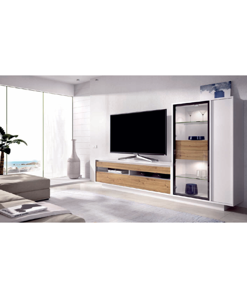 Sencillo mueble de salón en tonos claros