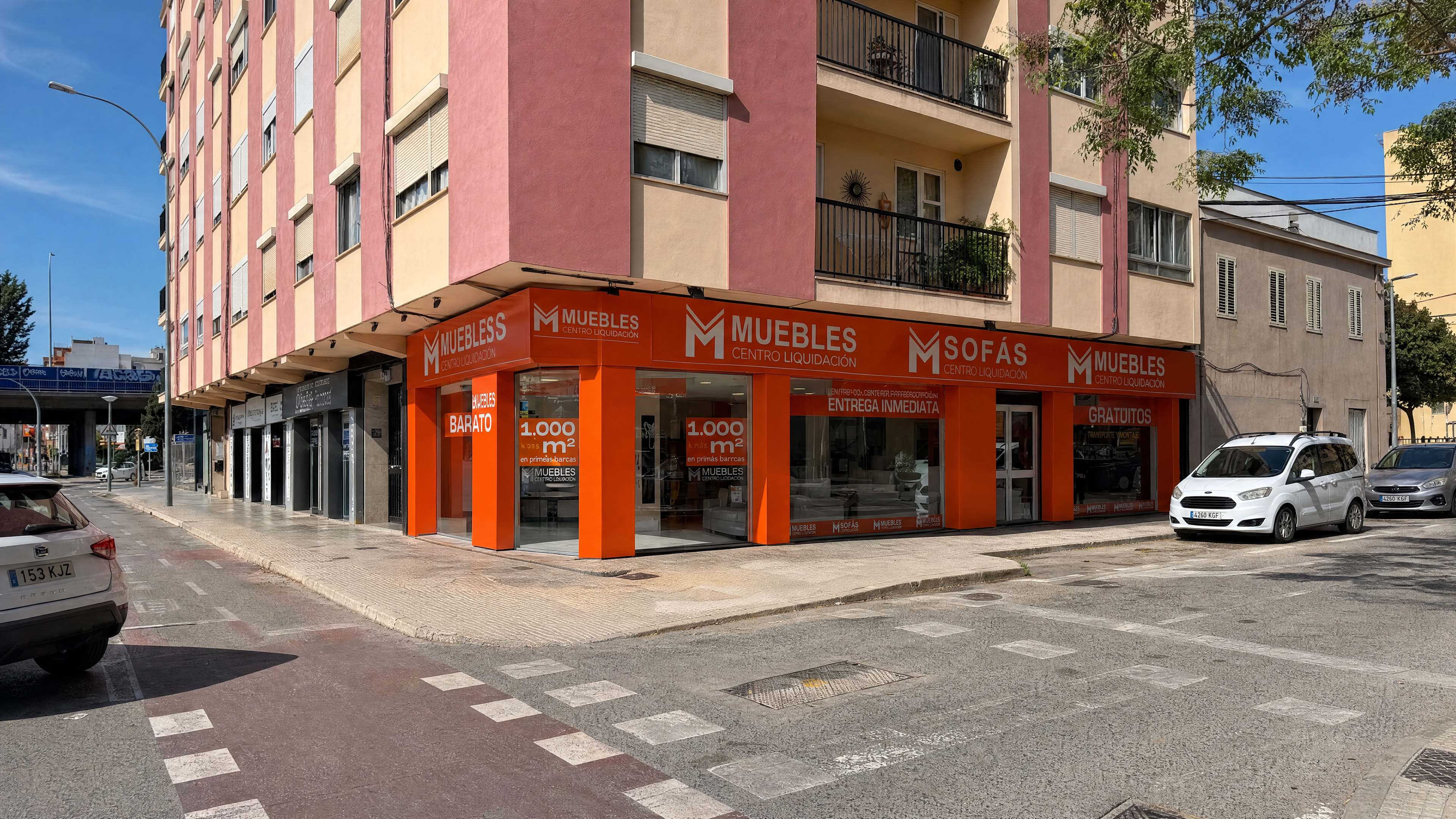Fachada de Centro Liquidación en Calle Aragón 177, Palma